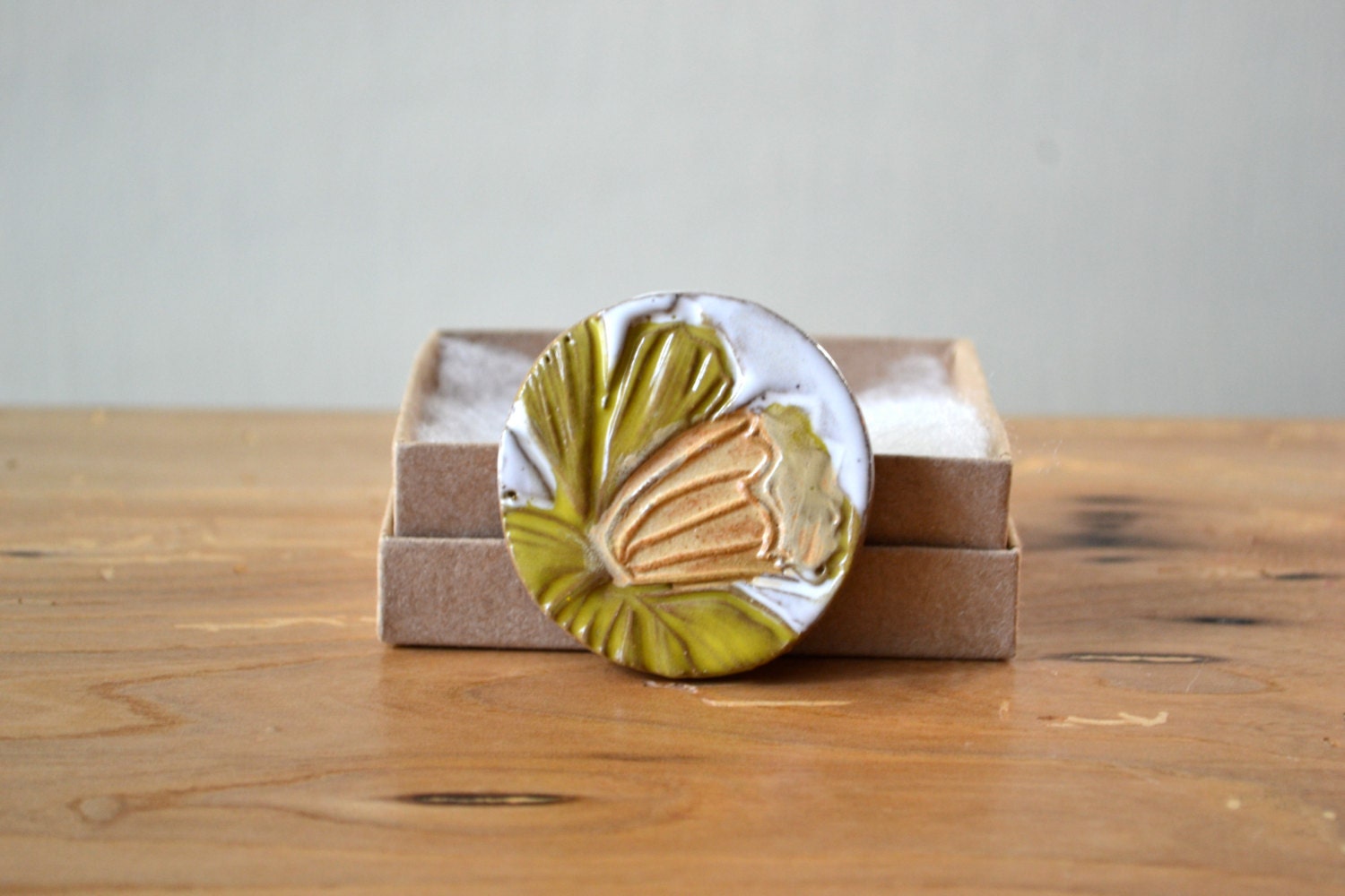 daffodil ceramic pin