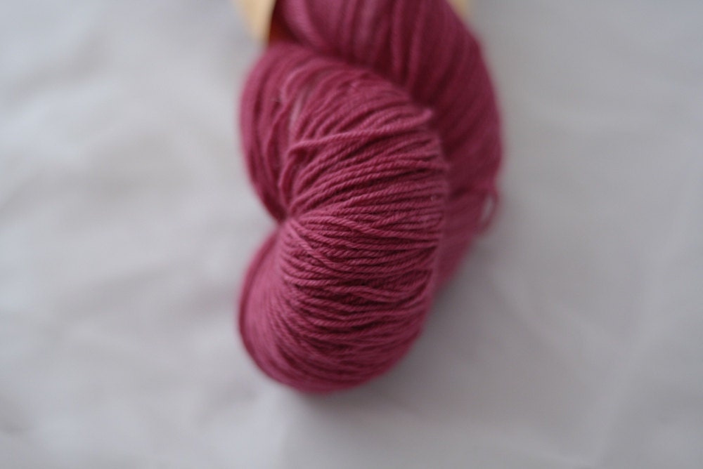 Handdyed Hopeasäie Sukka, Kirsikka