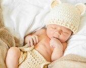 Baby Hat Diaper Cover Baby set with Natural Wooden Buttons. Organic Cotton Cream, Beige. Photography prop.