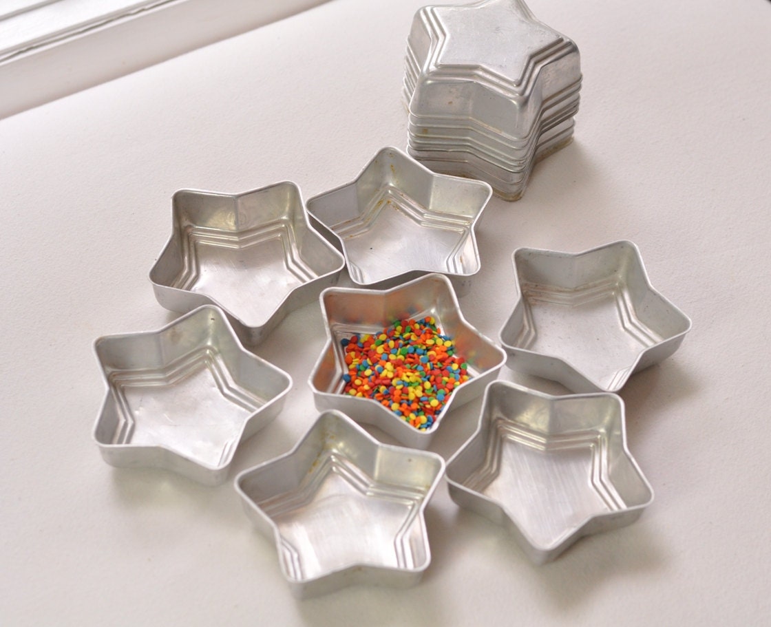Vintage Star Shaped Tins Jello Molds Candy Tart Baking Desert Ramekins Large Lot Wedding Decor Craft Supply