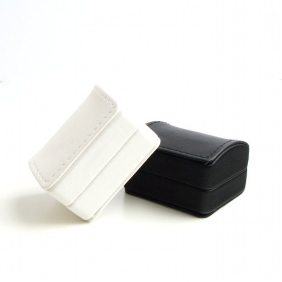 Leatherette Box for Cufflinks or Rings in Black or White