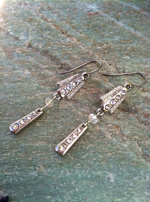 Art Deco Crystal Rhinestones Dangle Earrings in Silver - Vintage Style
