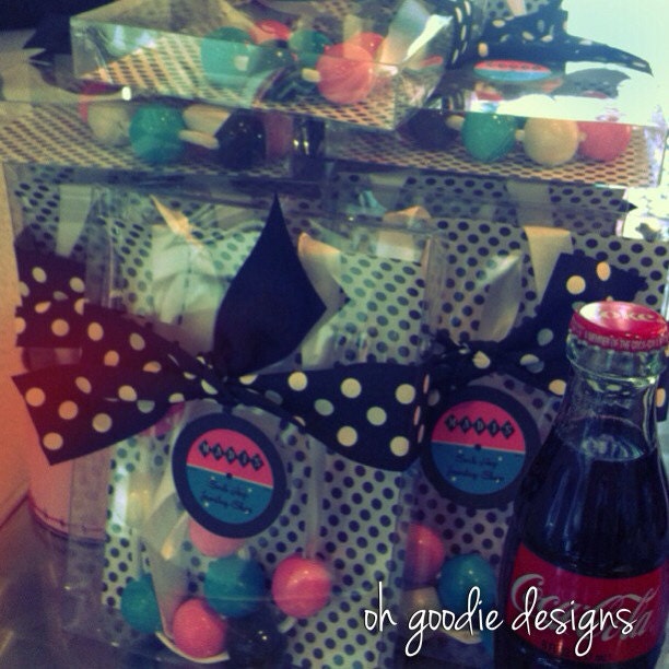 Bubblegum Candy Necklace in a jewelry box Party Favor Il_170x135