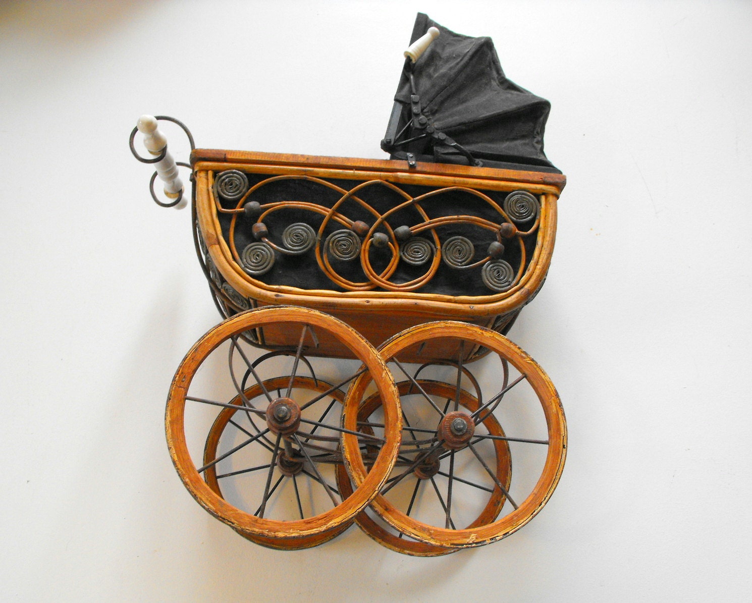 Vintage Doll's Carriage Pram