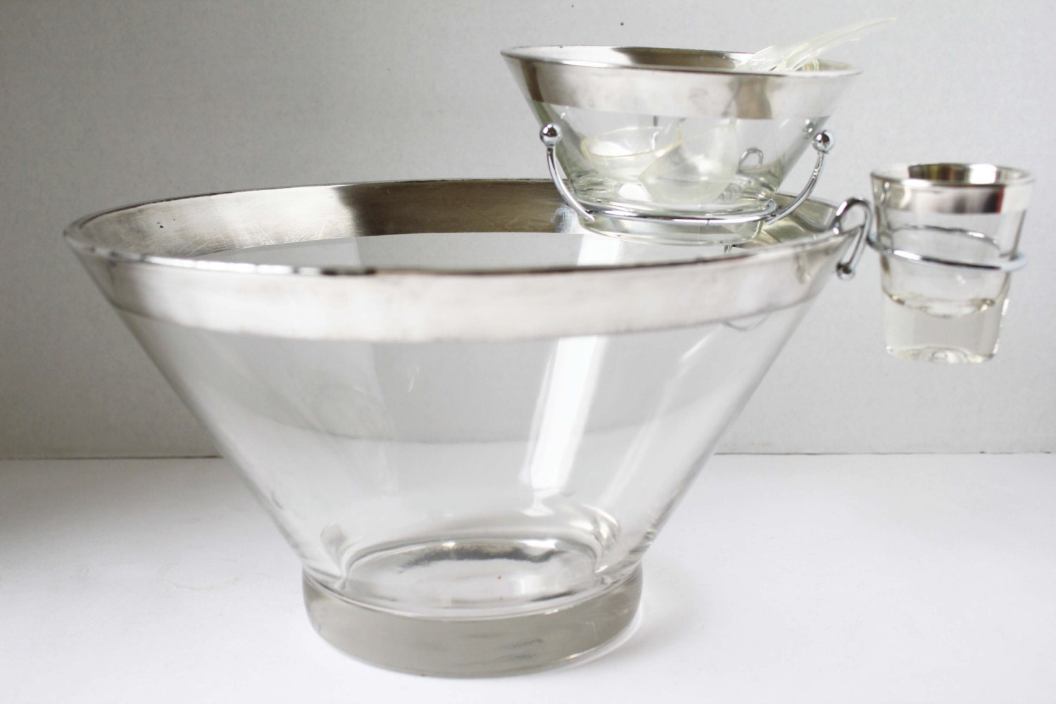 Dorothy Thorpe Style Silver Rimmed Chip and Dip Set