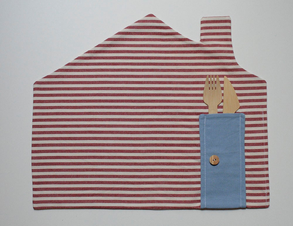 placemat - red & white stripes