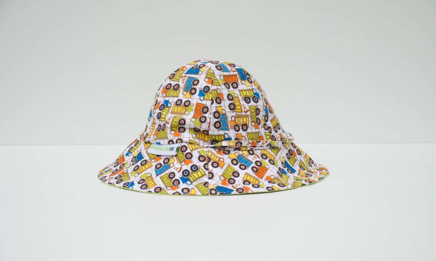 Toddler Sun Hat Reversible with strap (1-3 years) - Trucks