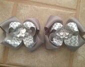 Set of Chevron grey and white bows