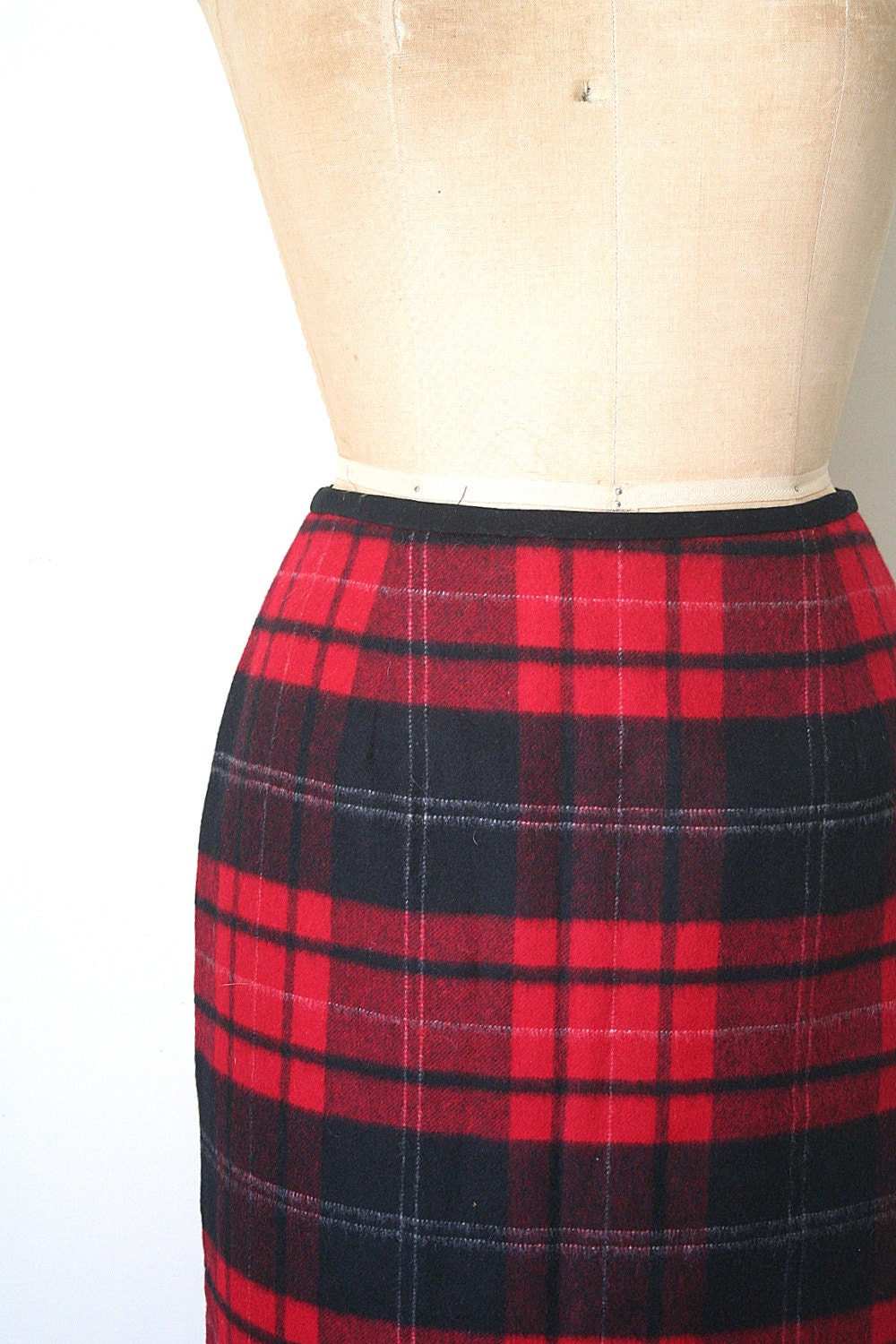 vintage long pencil skirt  1980's PREP wool - plaid tartan CHRISTMAS - HOLIDAY red & black