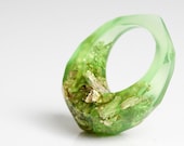 lime green eye pointy size 8.5 eco resin ring with soft facets