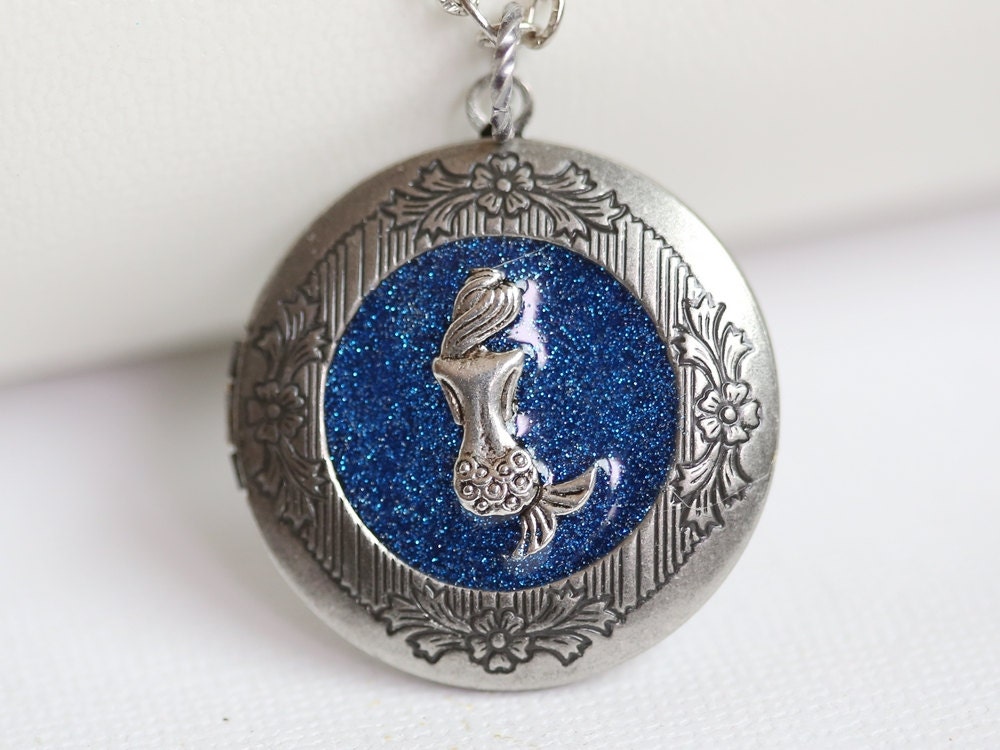 Mermaid Locket,Locket,Mermaid,Siren's Call,Antique Locket,Silver Locket,Star,Goddess,Locket,Locket Necklace,Wedding Necklace-m