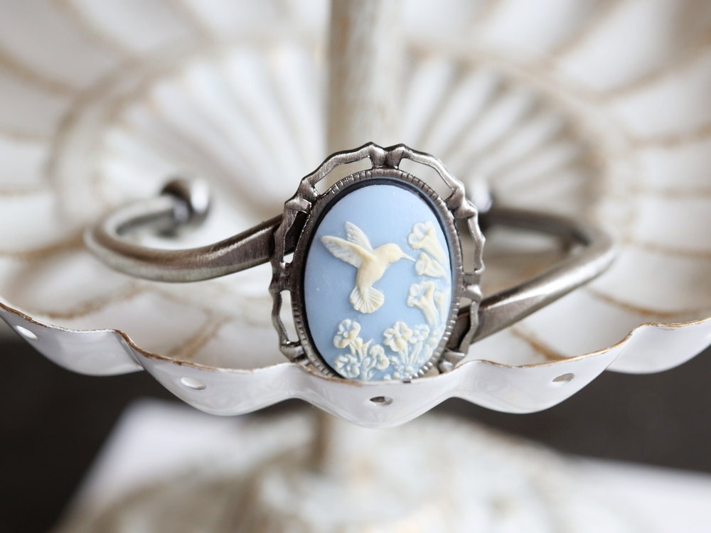 hummingbird cameo bracelet,bridesmaid jewelry, gift for her