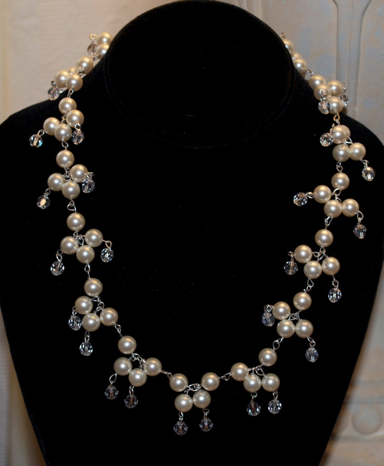 Crystal and Pearls Necklace