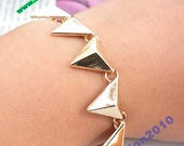 Pretty retro gold 3d triangle rivets hand chain bracelet jewelry punk style