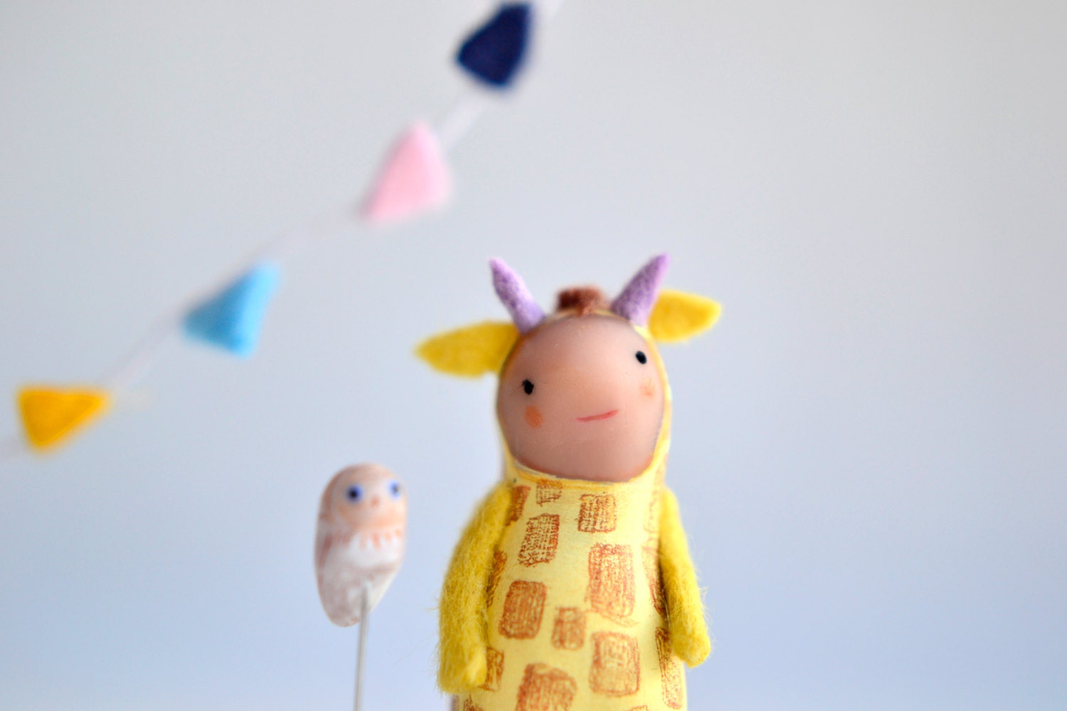 pearl - little giraffe -  miniature figurine