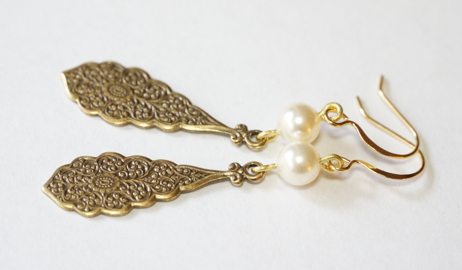 Pearl Earrings, Dangle, Antiqued Brass Earrings, Bridal Earrings, Wedding Earrings, Flower Earrings, Vintage Inspired, Gift for Her