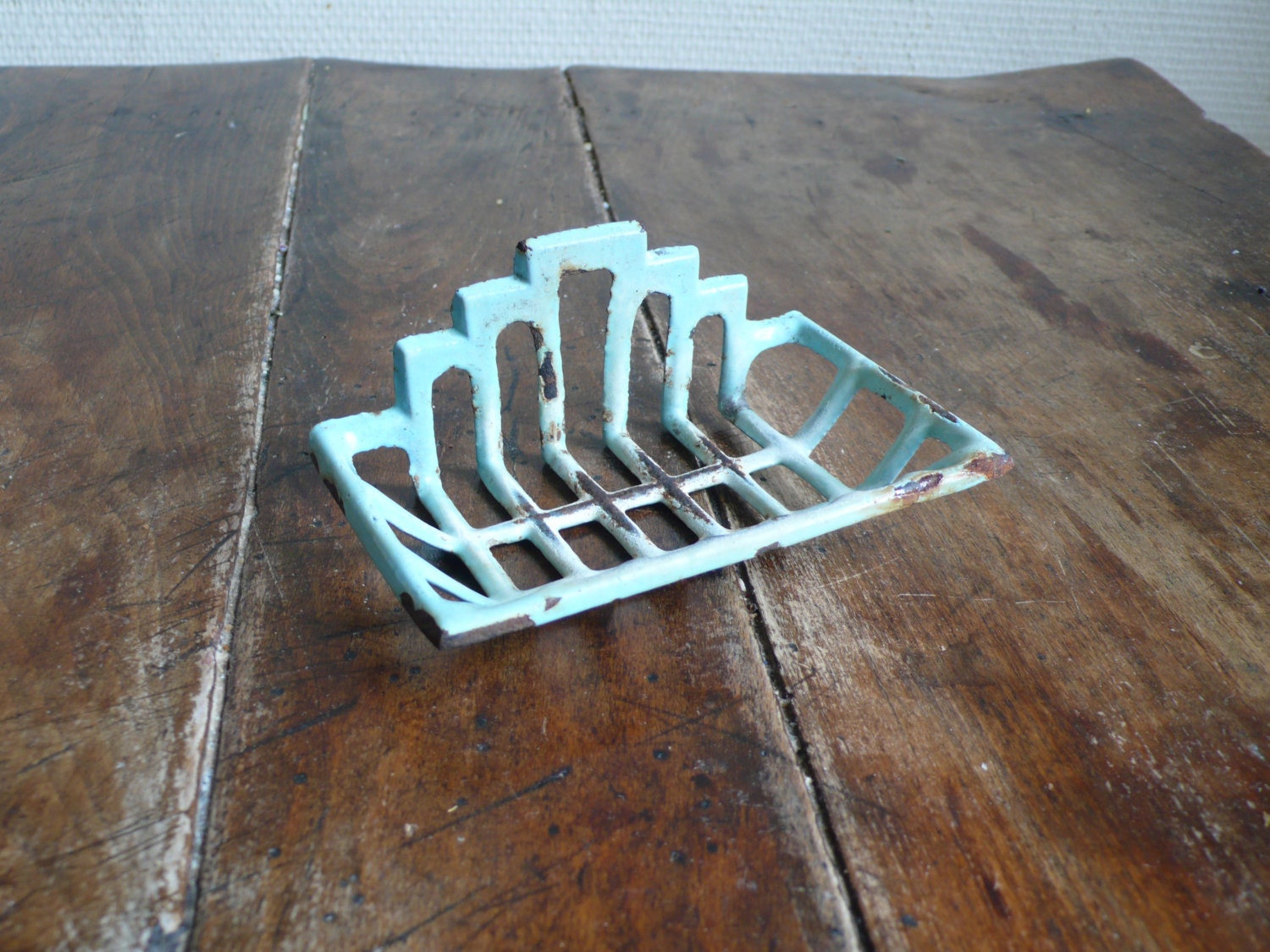 Soap dish, shabby chic, farmhouse, cottage style, antique, distressed, painted, cast iron,  ancienesthetique on etsy finds french vintage