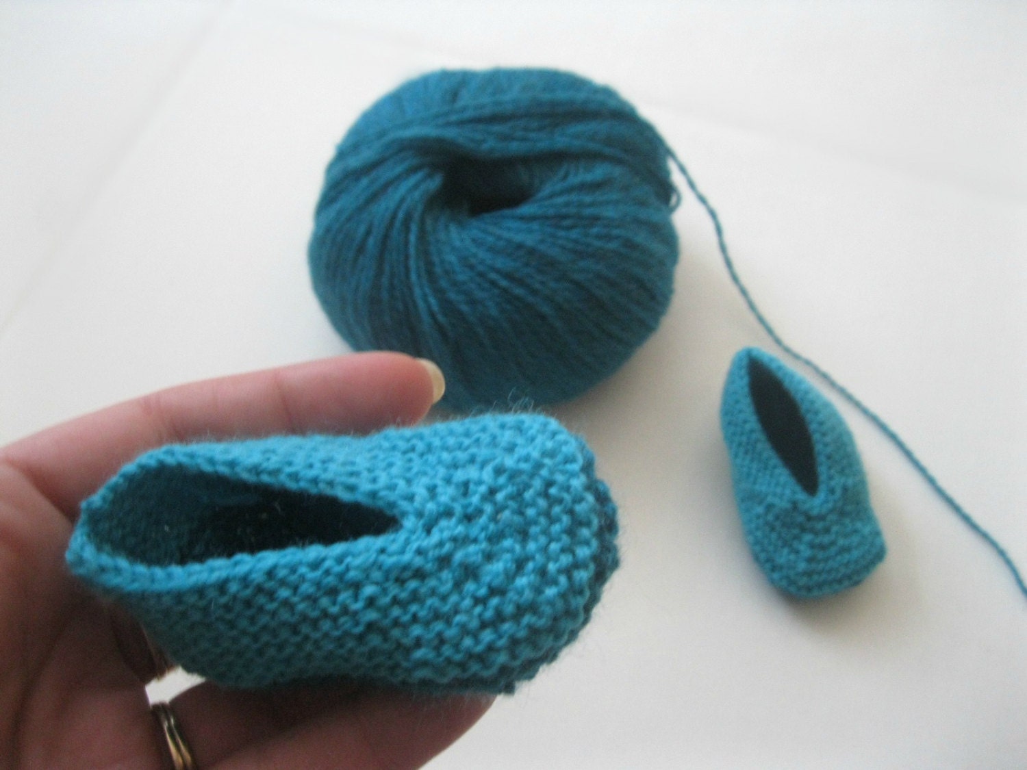 Ecochic Baby Booties : Custom Colors Hand Knit - Choose from 150 colors Newborn Baby Slippers / Baby Shoes Eco Friendly
