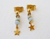 SALE 10 PERCENT OFF Vintage 80s Retro Kitsch Goldtone Gold Tone Light Sky Blue Five Pointed Star Bead Beaded Dangle Earrings