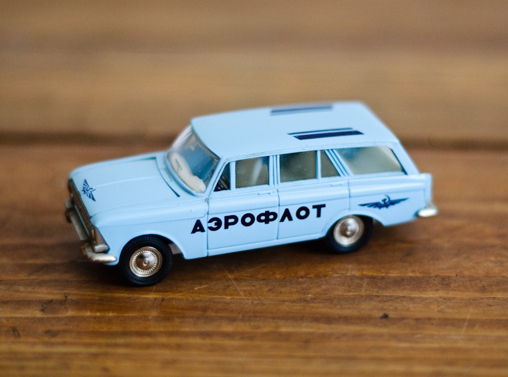 Russian Vintage Car Model Moskvitch 427 - Made in USSR - Collectible Toy