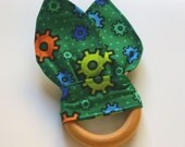 Natural Wooden Teething Circle/Crinkle Toy-Gears