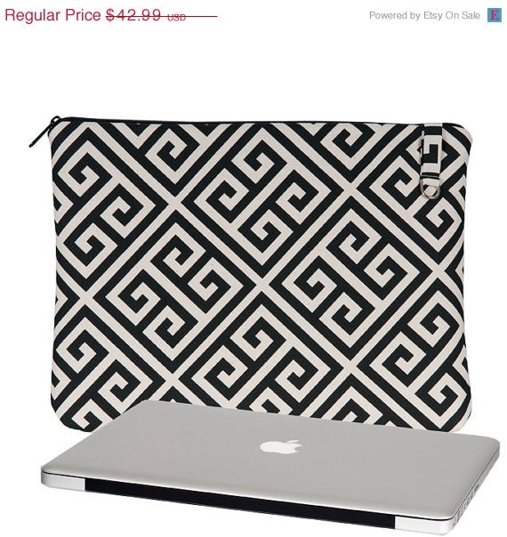 SUPER SALE 15" Laptop Sleeve MacBook Pro Retina Display Sleeve, Woman's Laptop Case, Black, Cream,Three Pockets, Padded Sleeve Women's Tr