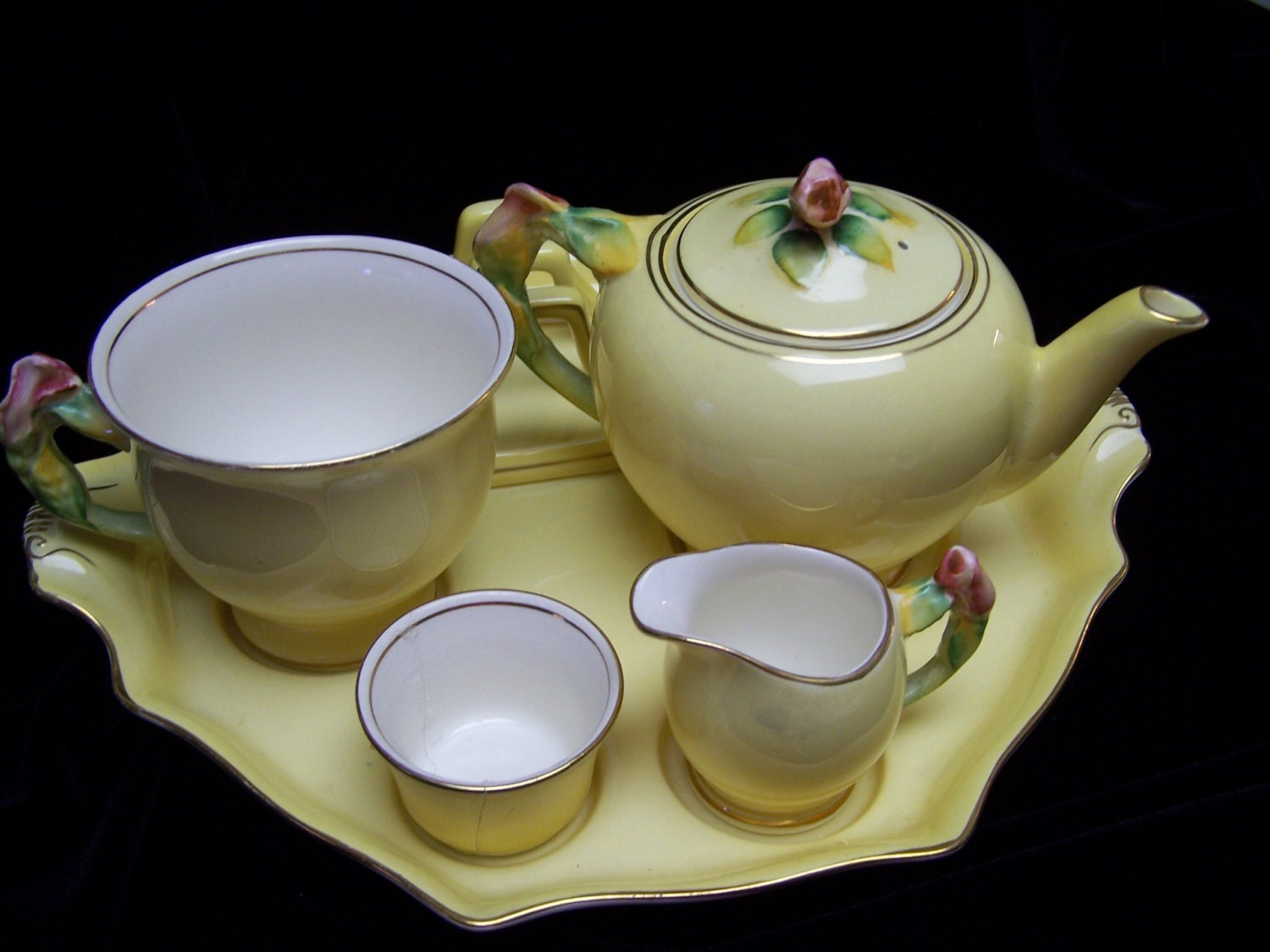 Royal Winton Yellow Rose Bud Breakfast Set