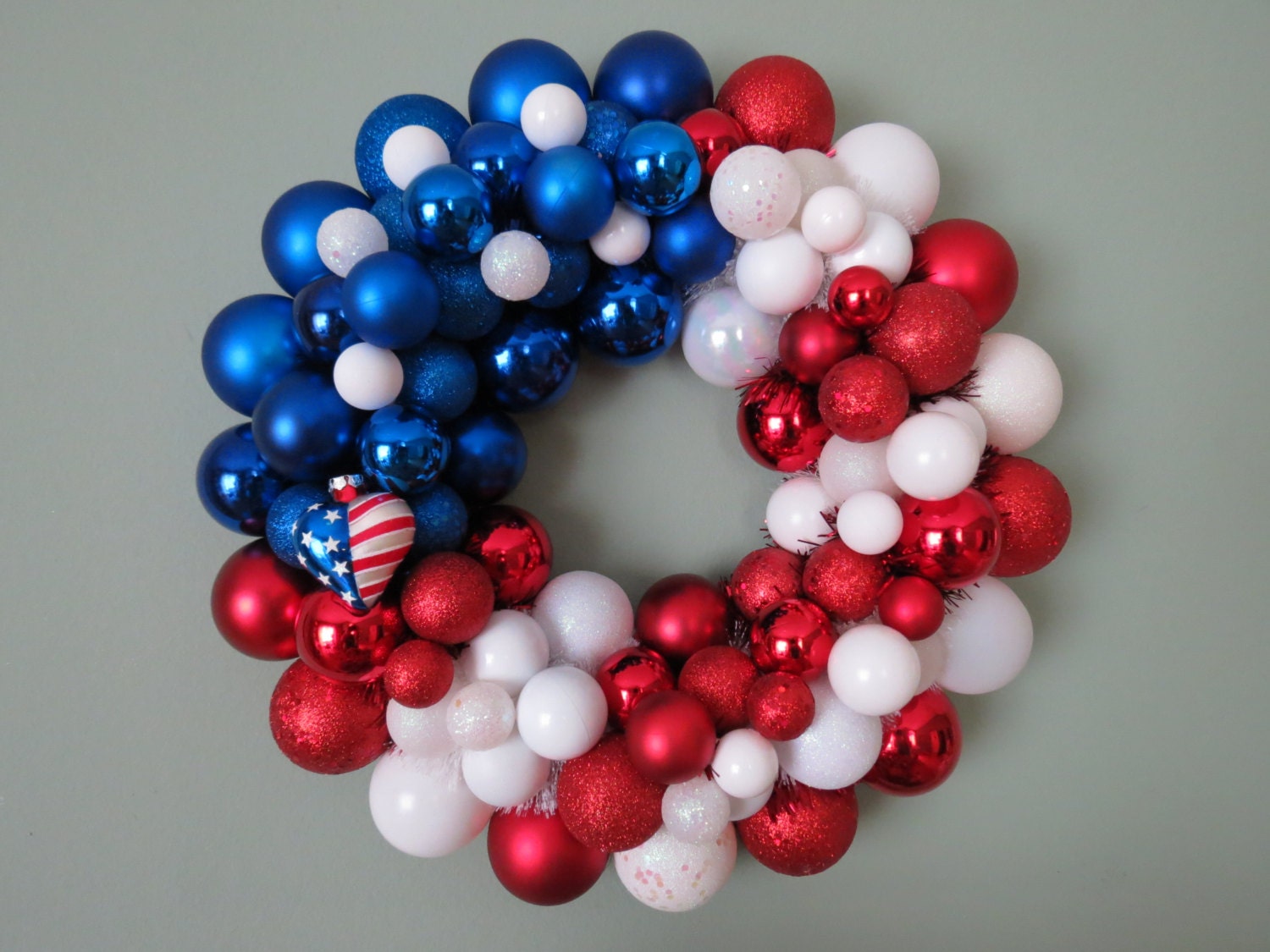USA FLAG PATRIOTIC Ornament Wreath with Heart
