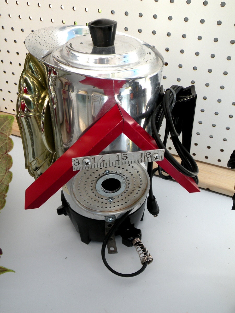 Modern Garden Decor Wren Birdhouse- Eco Friendly- Yard Art Metal Sculpture- Recycled