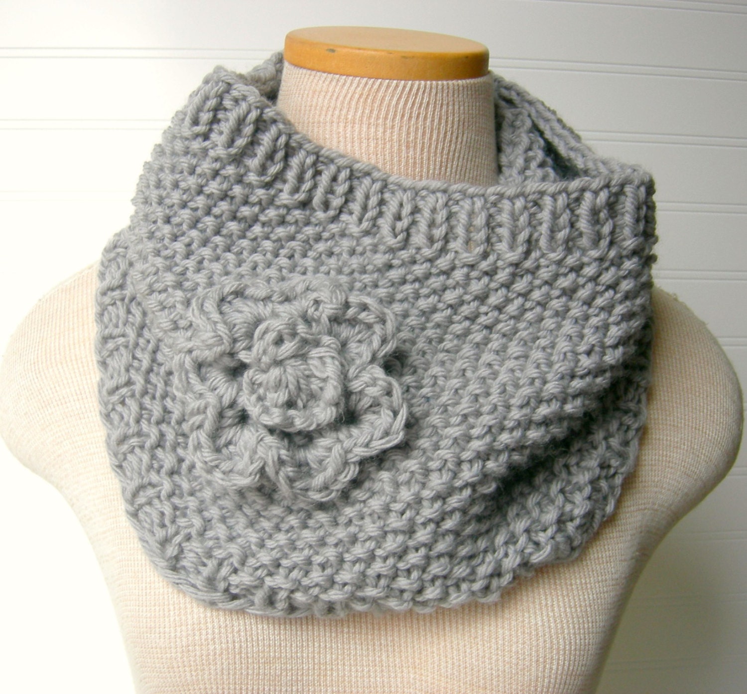 River Blossom Cowl, Chunky Knit Scarf, Silver Grey Merino Wool