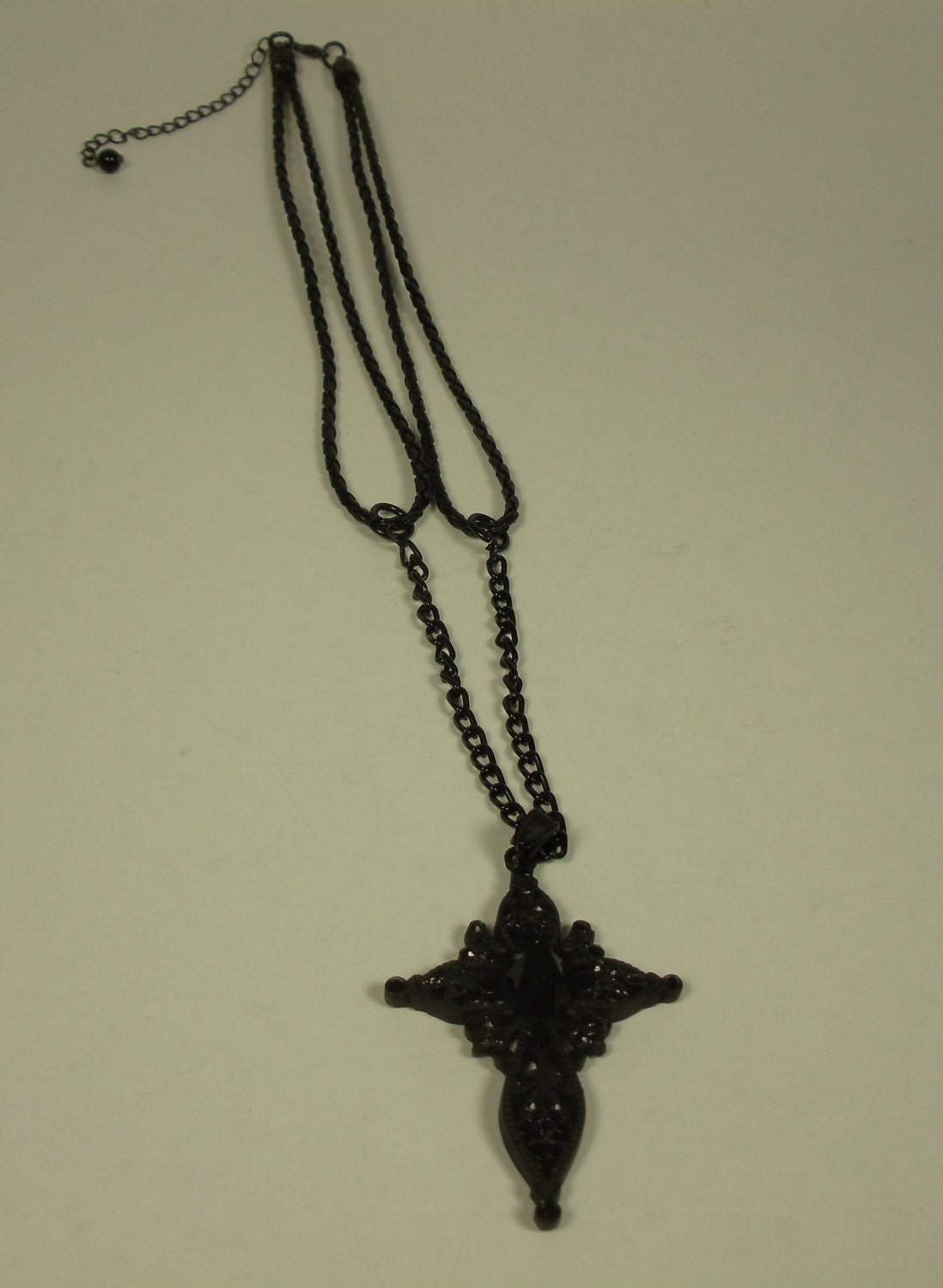 Chapel Noir Necklace