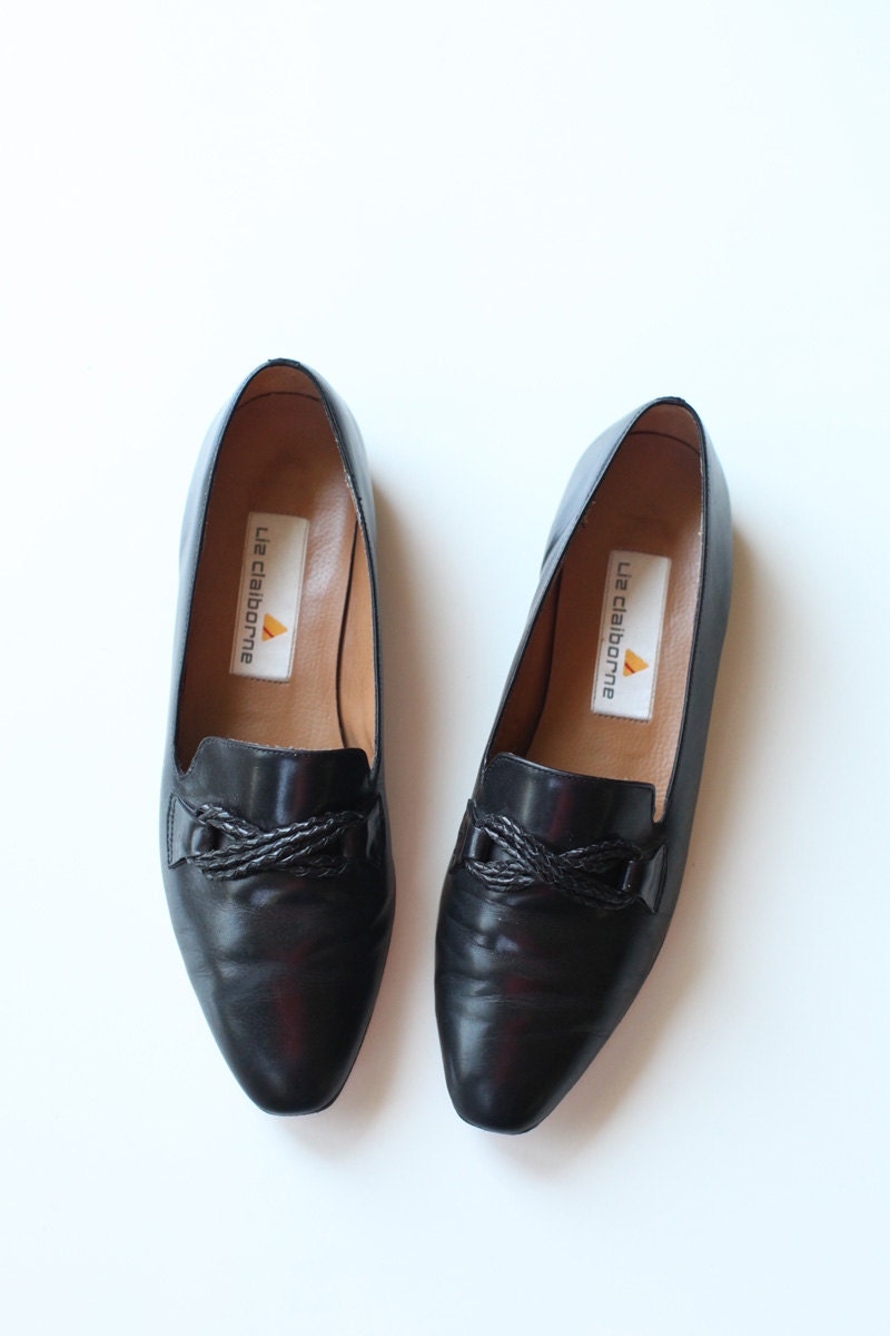 Vintage Size 8.5 Women's black leather slipper loafer