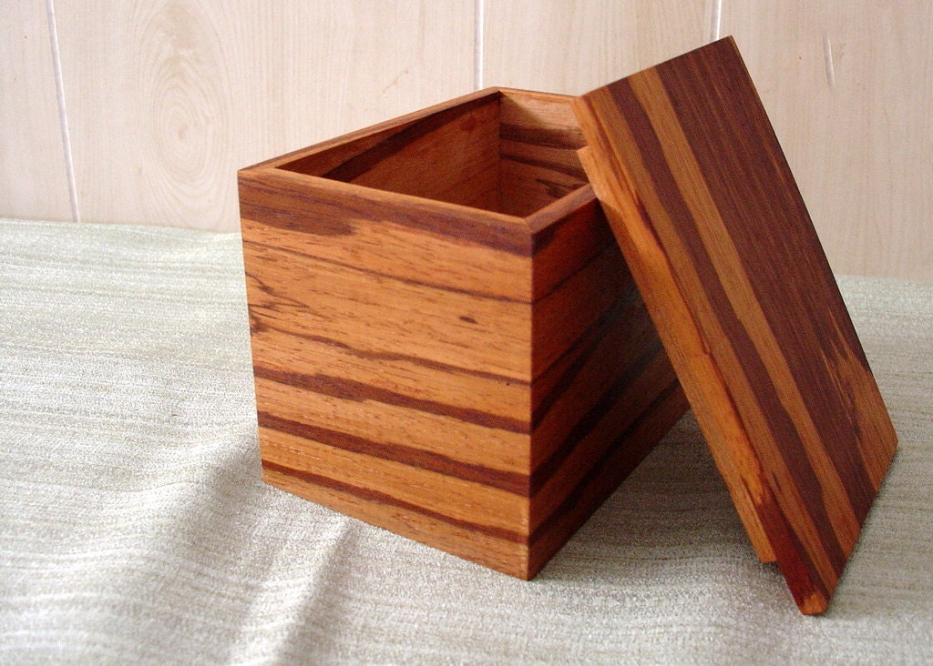 Wood Memory Box, handcrafted wooden Ambrosia Maple keepsake box, jewelry box, home decor, bridal cards. Engraved Brass Plate Free
