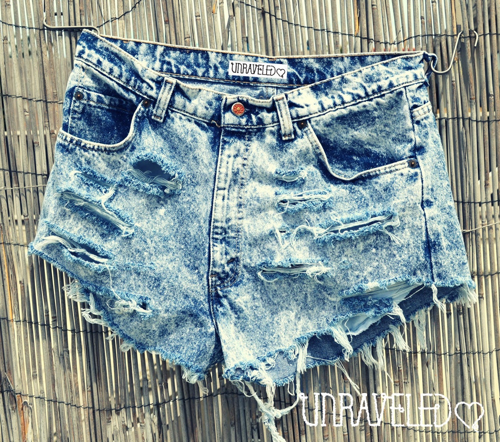 Acid Wash High Waisted Shorts (LARGE)
