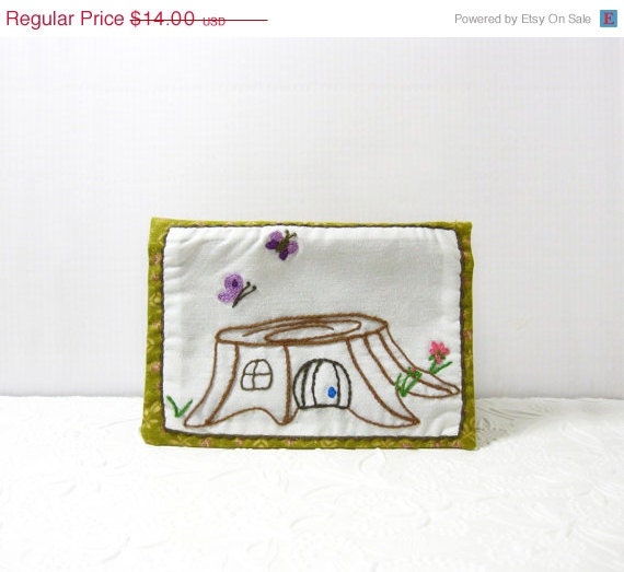 Mothers Day - Felt Needle Book - Sewing Needle Case - Hand Embroidered Design