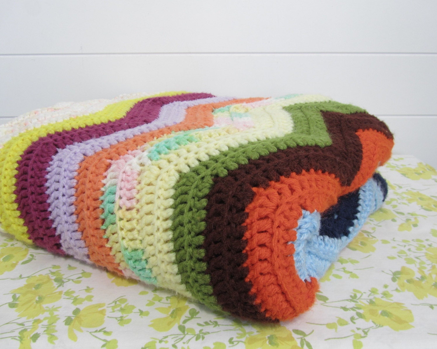 Vintage Chevron Afghan Throw Multi-Colored Bright Colorful Blanket Zig Zag Stripe