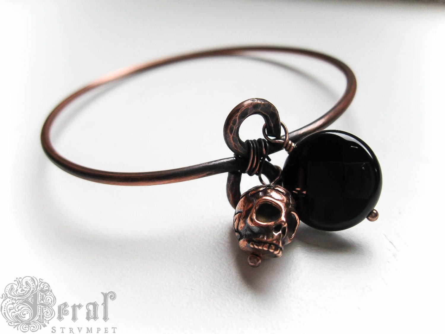 Skull and Onyx Lozenge Hammered Copper Bangle. Hand Forged Bangle Bracelet. Made to Order in Your Size. Stacking.