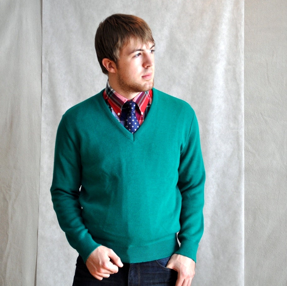 Vintage Men's V-Neck Sweater Pullover Knit Deep Blue Green 1980's Homespunsociety
