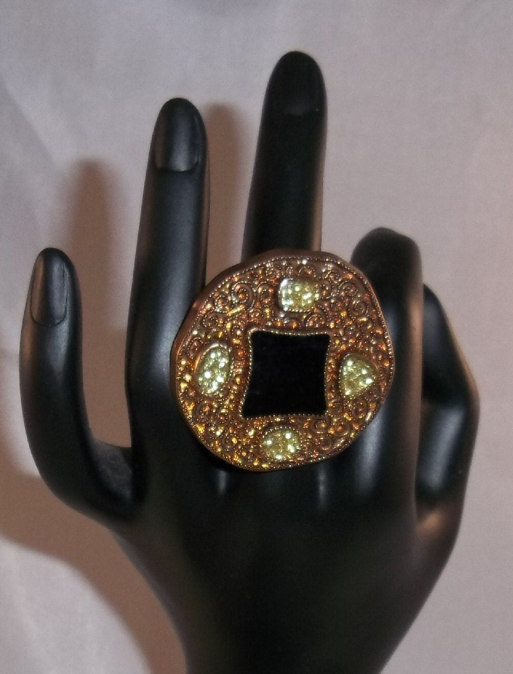 Fashion RING Antique GOLD Mosaic Scrolls Golden Glitter Black Onyx Style Center