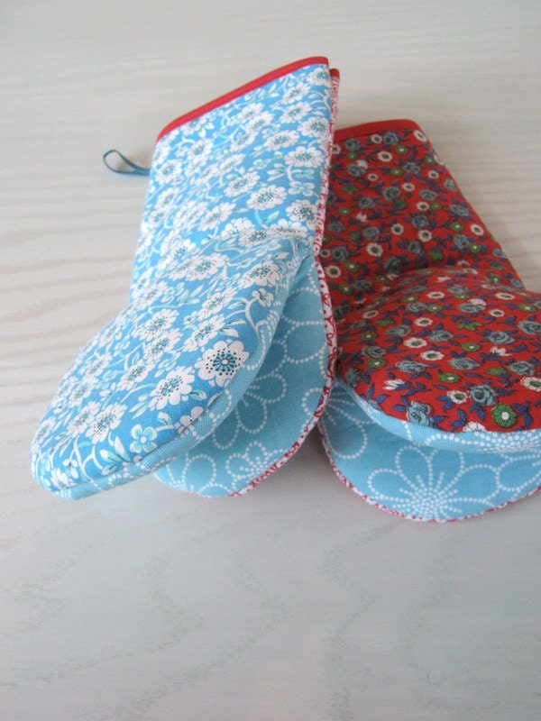 Vintage teal and red floral fabric Oven Mitts