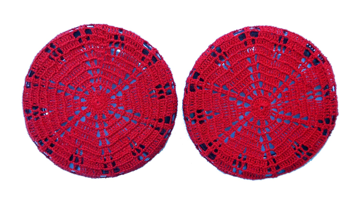 Heart pattern lace coasters for Valentine's Day.