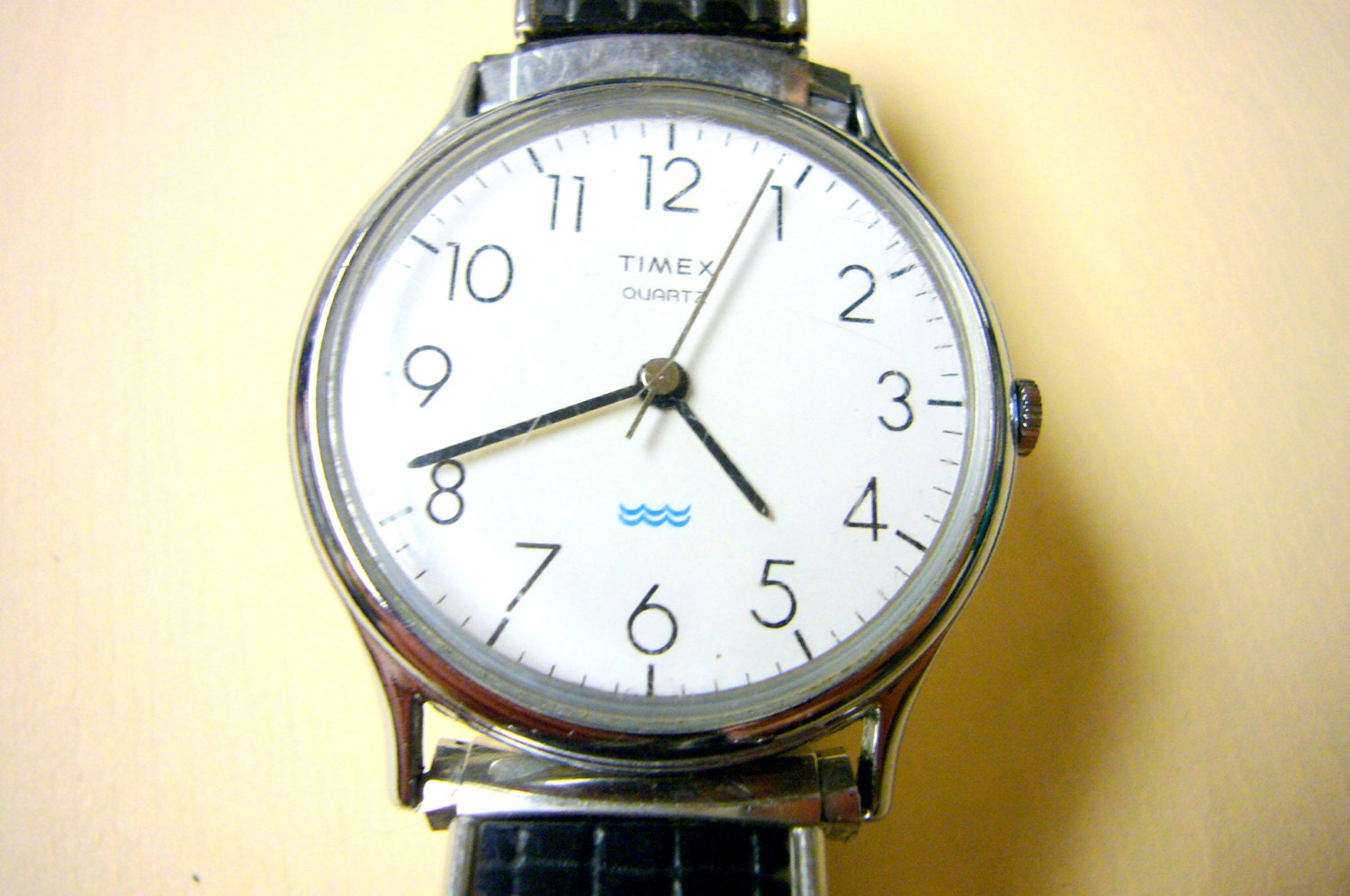 Wristwatch wrist watch Vintage Timex mens early quartz vintage white dial silver case