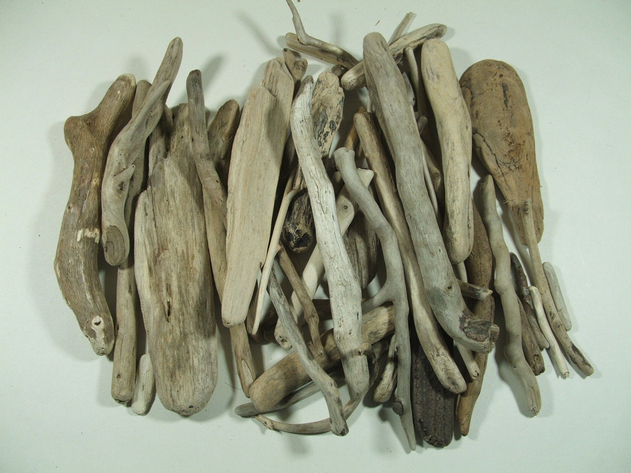 Bulk driftwood 55 large pieces 1 to 10 inches. drift wood for candle holders, driftwood mirrors, picture frames , wreaths, trees