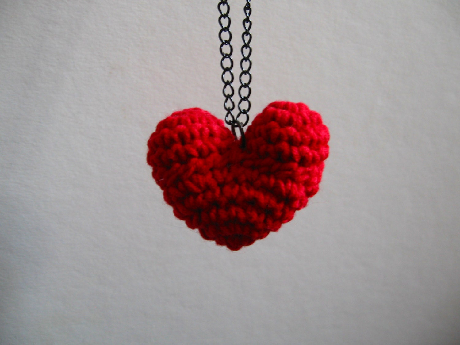 crochet heart pendant necklace red valentines day