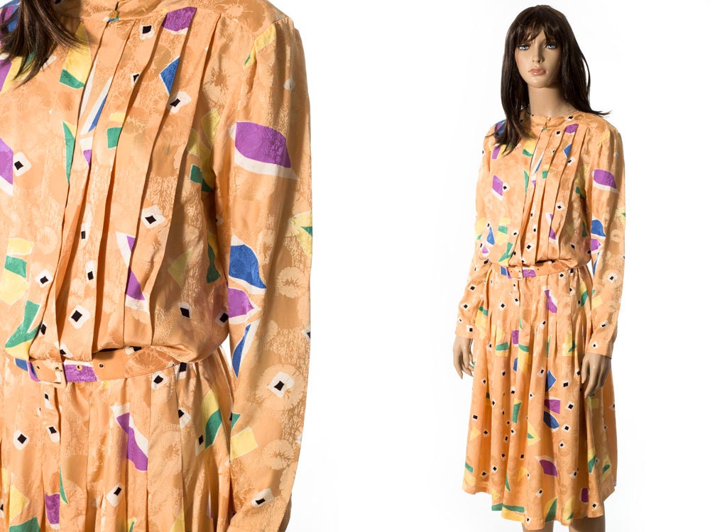 Vintage long sleeve silk slouchy dress. Size medium M abstract print