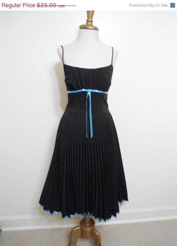 May Days Sale Vintage Short Formal Dress Black Cocktail Dress by Rampage size 5