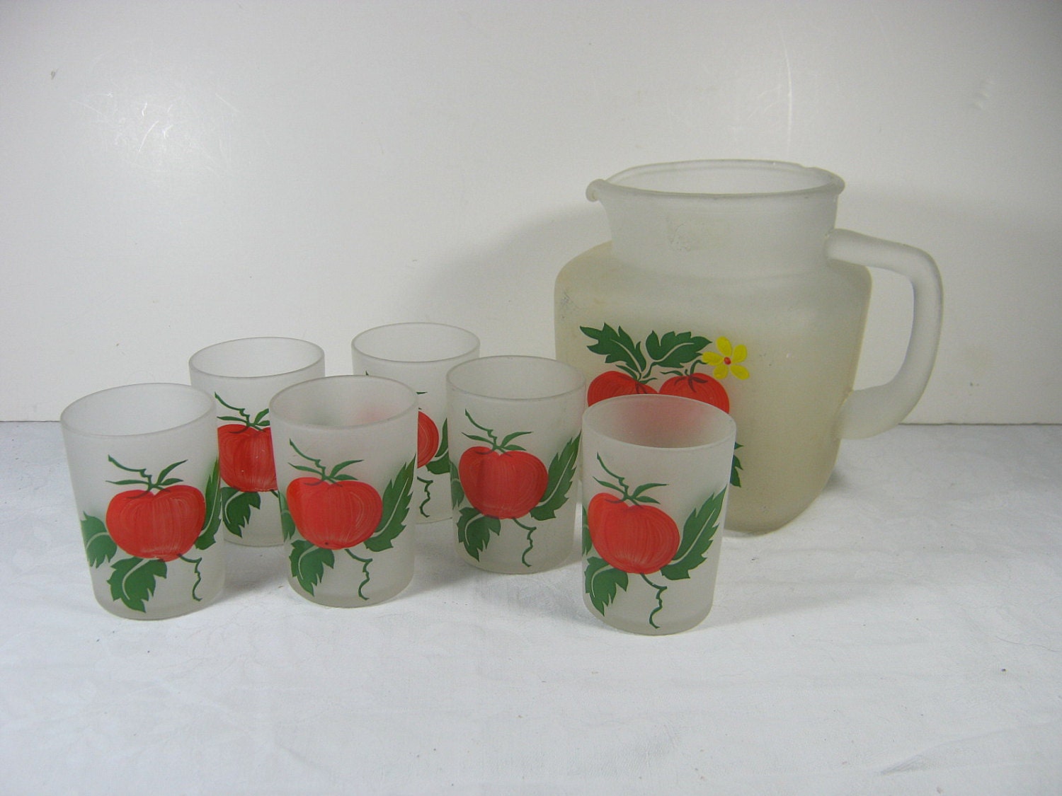Vintage Tomato Pitcher & Juice Glasses Retro Kitschy Federal Glass Bloody Mary