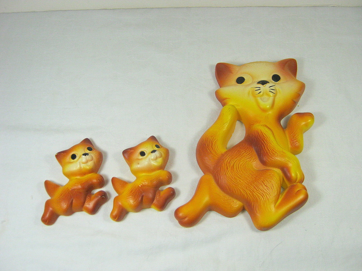 Vintage Chalkware Cats Set/3 Chalk Kitties Bathroom Wall Hanging