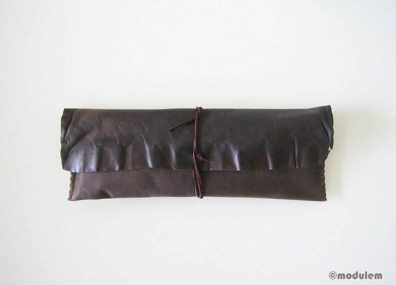 Upcycled shoemaker's apron, dark chocolate brown leather pencil case, hand stitched, rustic, ethical fashion, étui de cuir, pen, old, 4x10