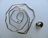 My rose is a rose is a rose...., silver pinbrooch
